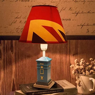 Lampe à poser Lampe de bureau à abat-jour conique à Base de résine, lampe de bureau de Style tendance à une lumière pour l...
