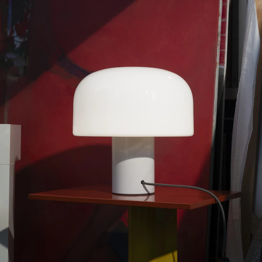 Socle en céramique FLOS Lampe à poser Bellhop En verre T, blanc, hauteur 34 cm, intensité variable