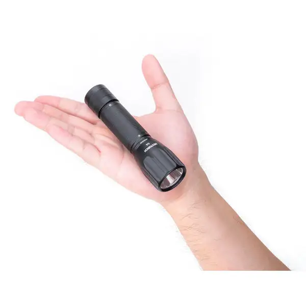 LED-Taschenlampe C4, 700 Lumen (inkl. Akku)