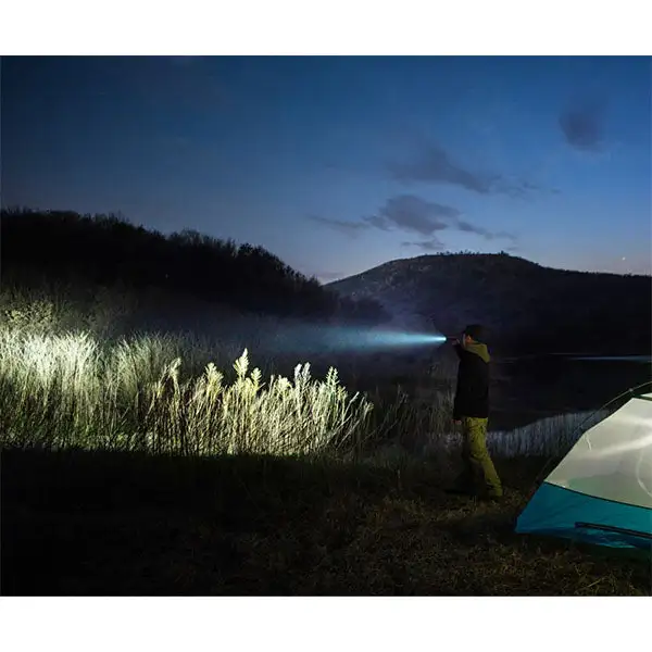 LED-Taschenlampe C4, 700 Lumen (inkl. Akku)