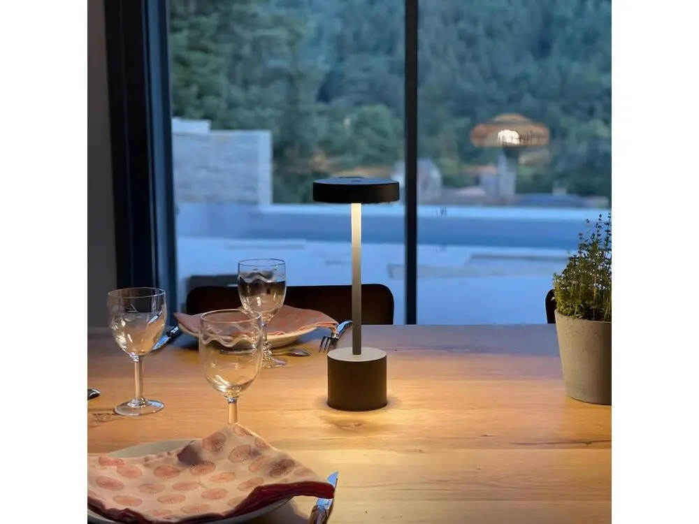 Haute Luminosité Lampe de table sans fil touch ROBY en aluminium H30cm