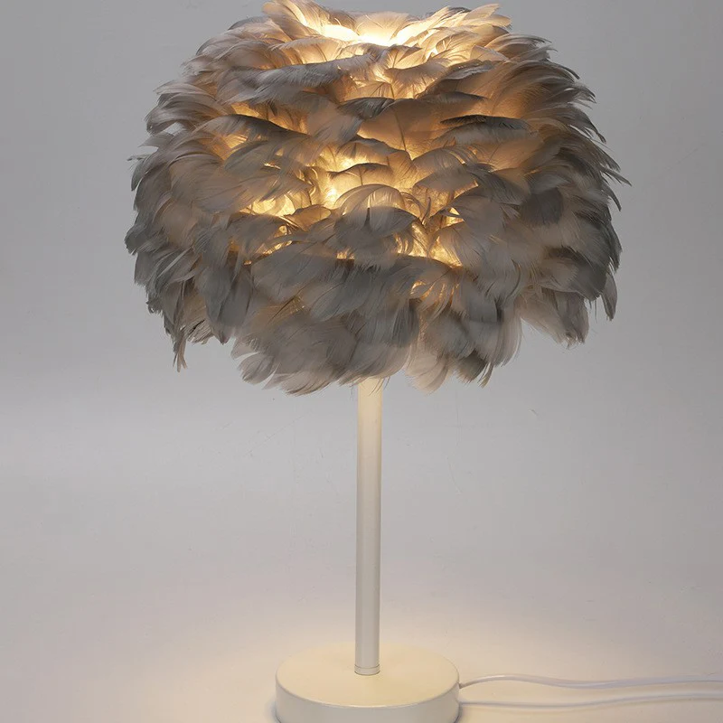 Lampe de table de chevet à abat-jour sphérique de style nordique, lampe de table de salon à 1 lumière en plumes avec varia...