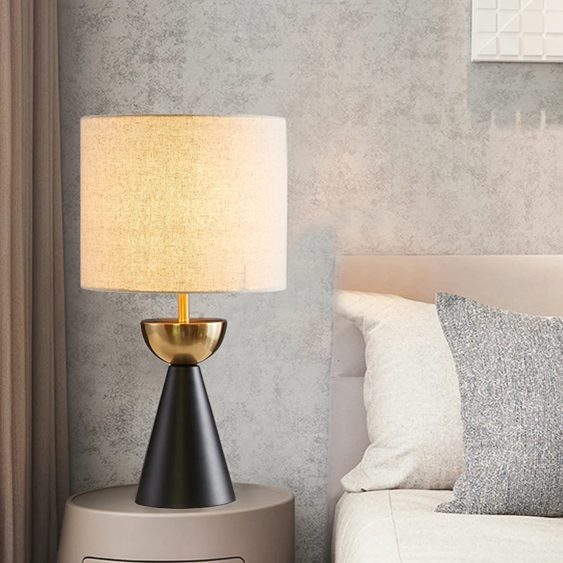 Lampe de table de nuit en tissu cylindrique, contemporain, 1 ampoule, blanc/lin, avec base conique noire