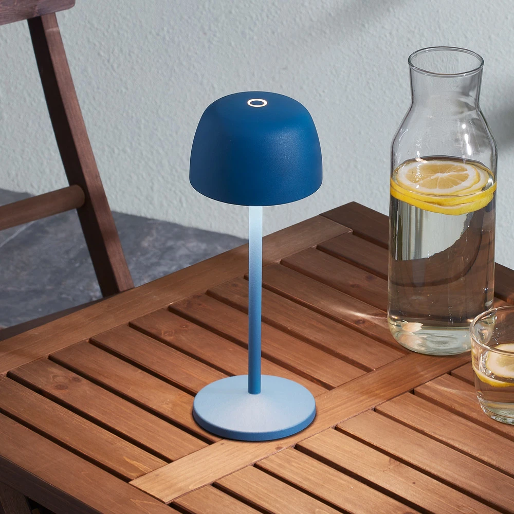 Lindby lampe de table LED à autonomie renouvelable Arietty, bleu, aluminium, Ø 10,5 cm pour décoration intérieure