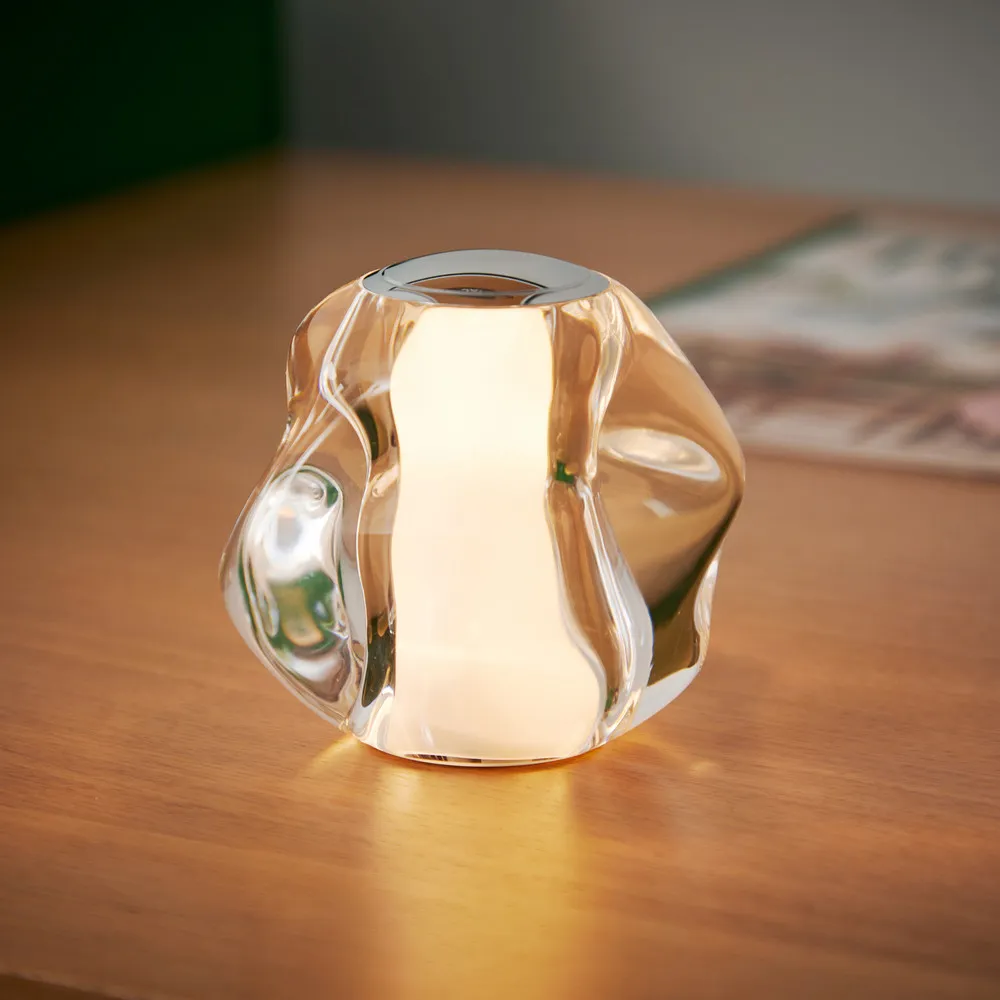 Suspension à trois bras LOOM DESIGN lampe de table LED sur batterie Ice Ball, chrome, Ø 10,5 cm