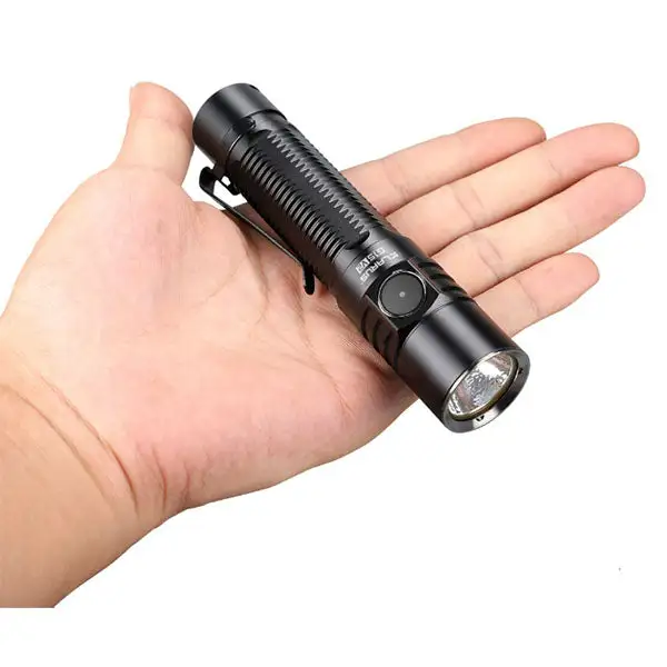 Lampe de poche LED G15 V2, 4 200 lumens (batterie incluse)