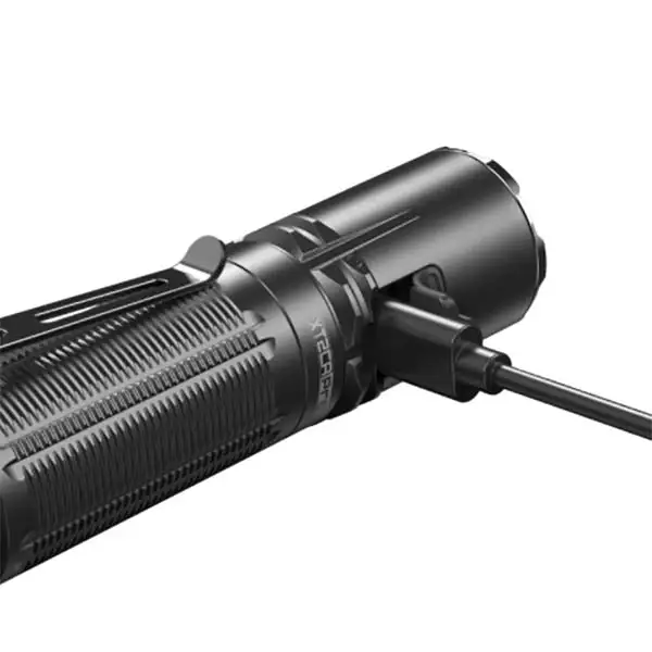 Lampe de poche LED XT2CR PRO, 2 100 lumens (batterie incluse) avec 3 piles incluses