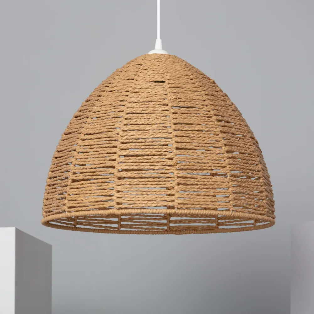 Projecteur à motifs Suspension Nabulo conçue en papier tressé avec éclairage LED.