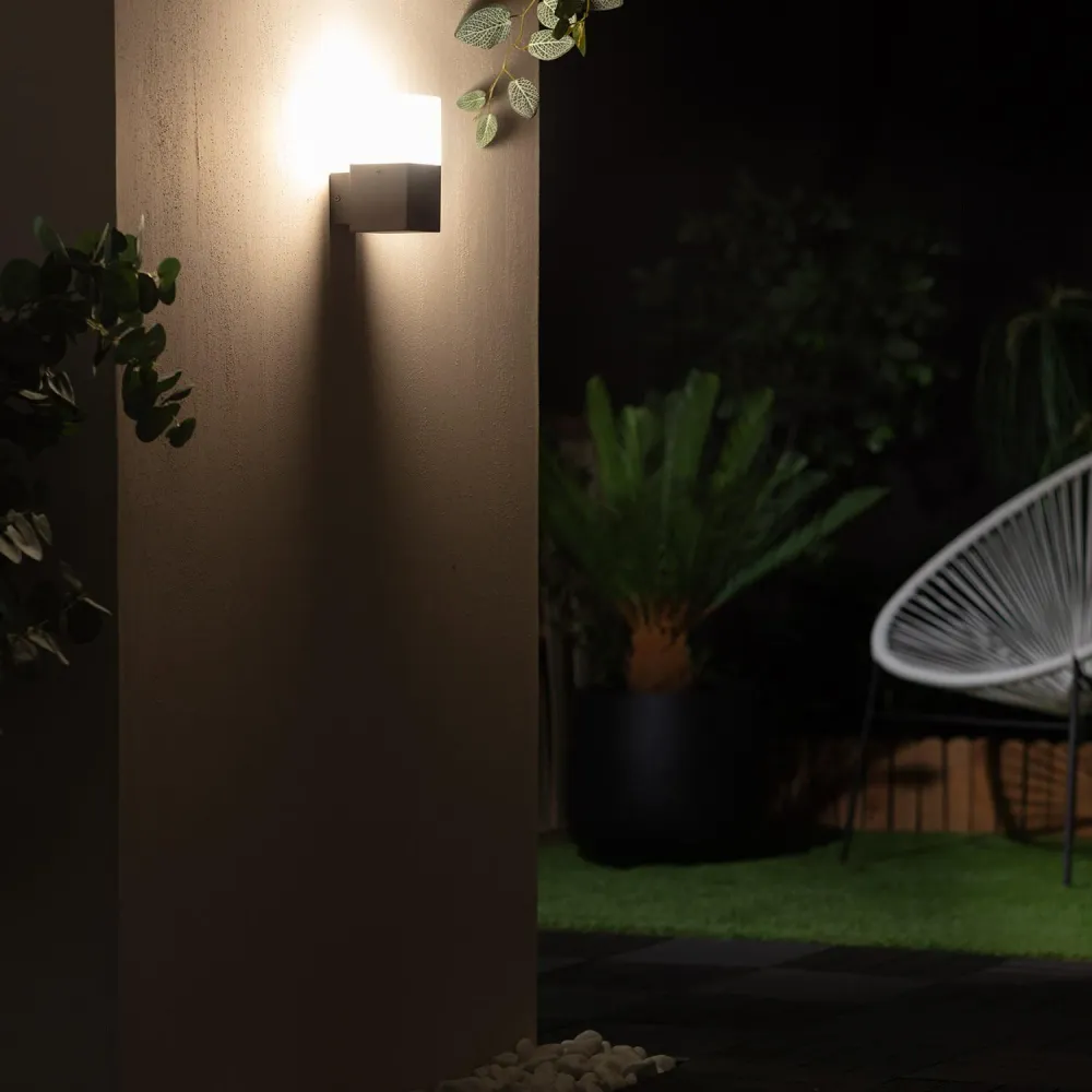 Applique extérieure noire en aluminium pour éclairage LED