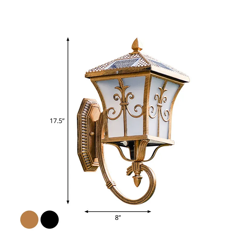 Applique lanterne incurvée en verre givré pour patio typique, petite/grande lampe murale solaire à LED en noir/laiton