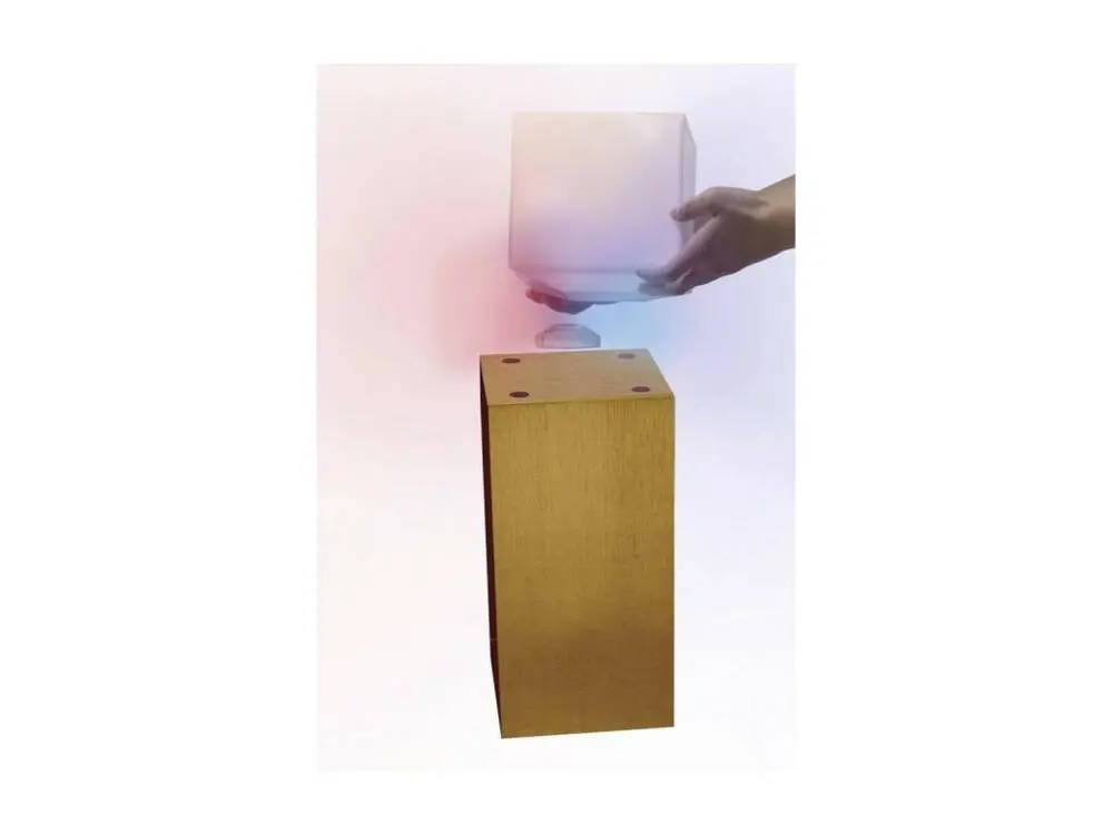 Éco-Énergétique Lampe LED en lévitation en bois sombre MEGAPOLITE (sans abat-jour)