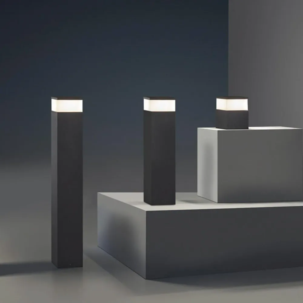 Lampe de chevet Balise extérieure Cubik 15W LED sur pied 100cm LEDS-C4 modèle 55-9939-Z5-CL