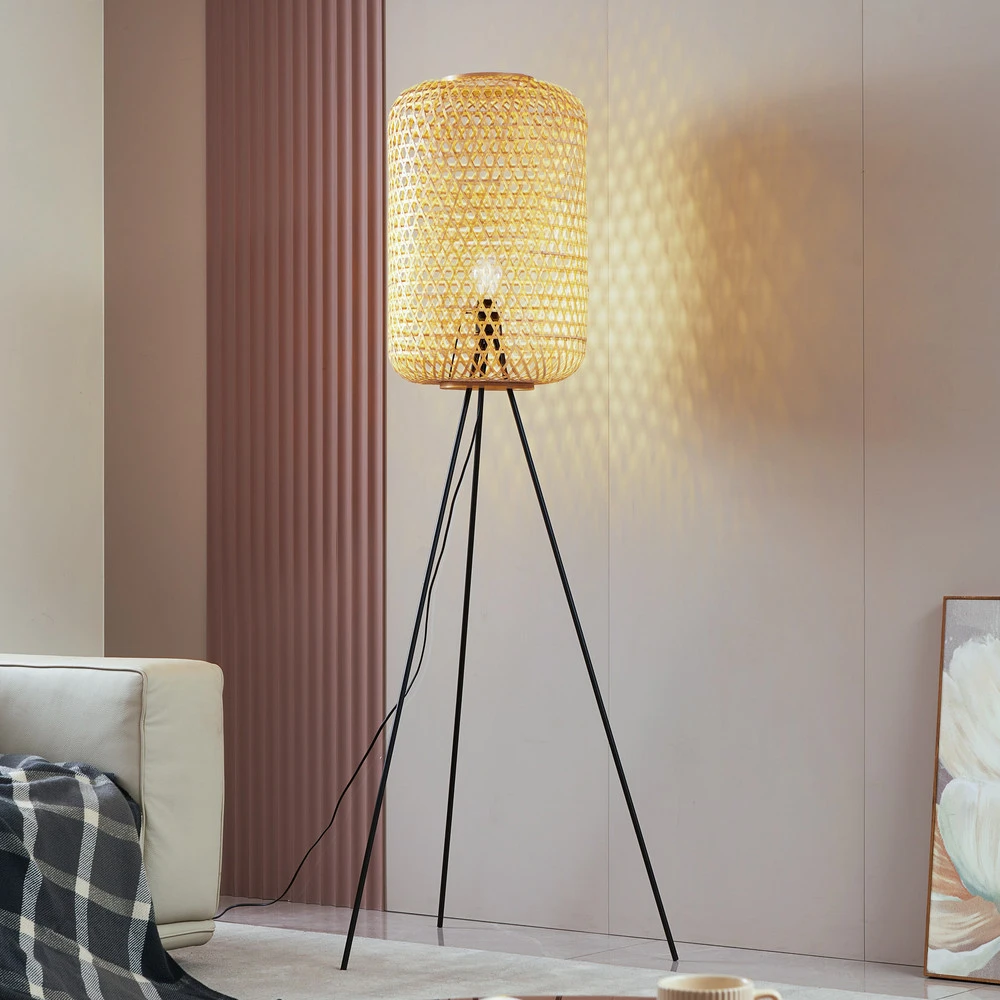 Lampe à poser Lucande lampe sur pied Jorick, bambou, tripode, hauteur 186 cm