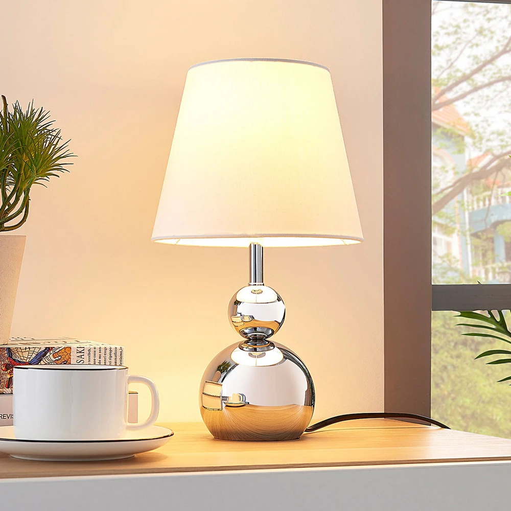 Lampe à poser en tissu blanc Andor, pied chromé | Dimmable | Haute luminosité
