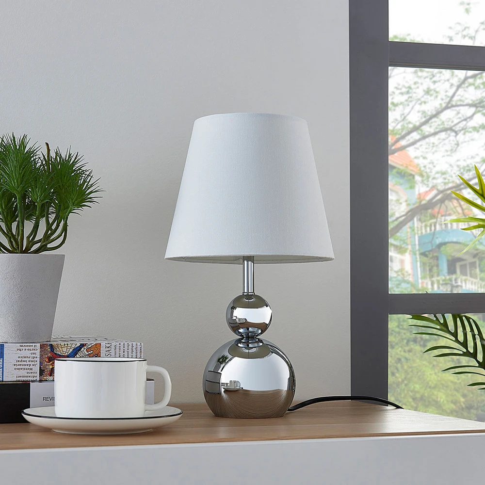 Lampe à poser en tissu blanc Andor, pied chromé | Dimmable | Haute luminosité