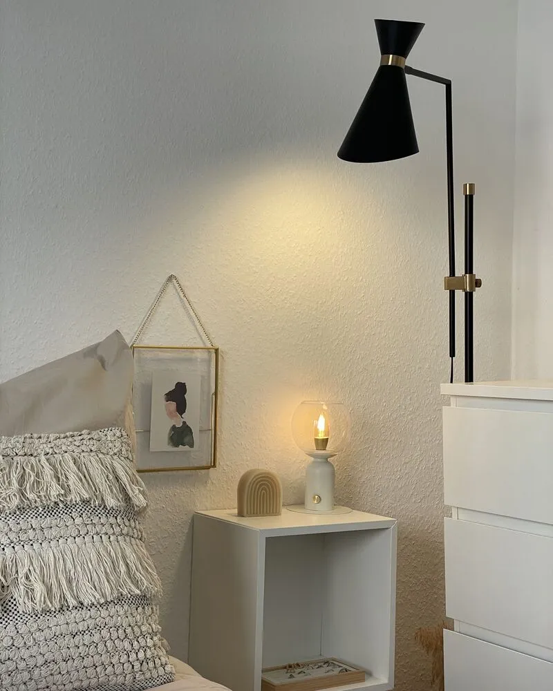 Applique design Lampadaire en métal noir MELAWI