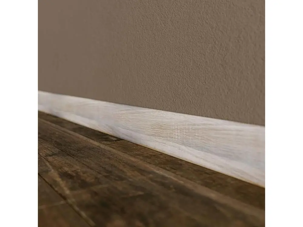 Plinthe MDF 2 m - Chêne Naturel - 70 x 10 mm