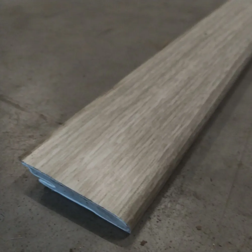 Plinthe SMF décor Chêne Afrique-Le Cap 2500x59x17,4mm