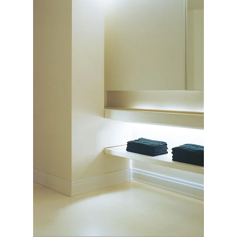 Plinthe tendance au motif linéaire SX104 - L200 x H14,8 x l1,7 - ORAC DECOR