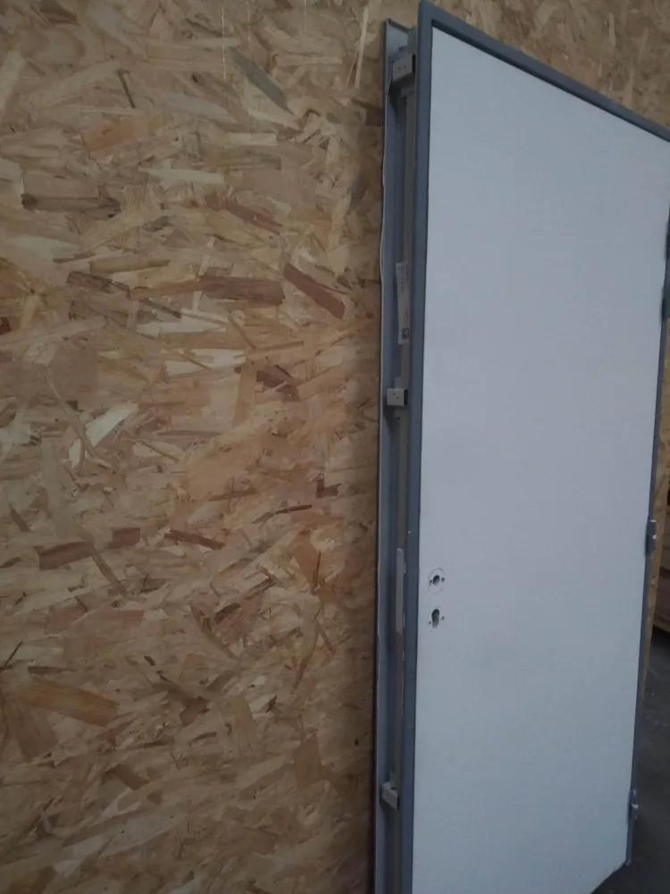 Porte 204 x 93x 4 cm avec huisserie métal Polyfeu - poussant droit