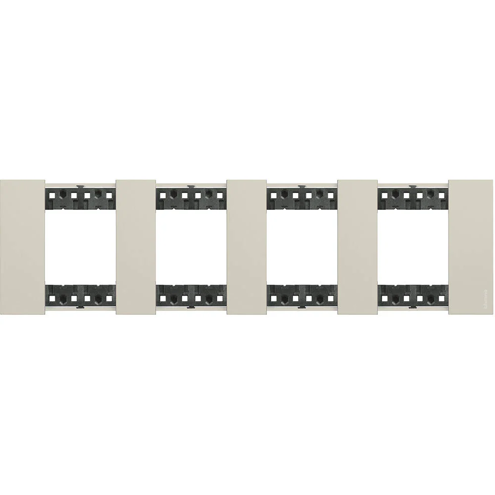 Platine de finition BTicino Living Now pour 8 modules LED modèle KA4802M4K