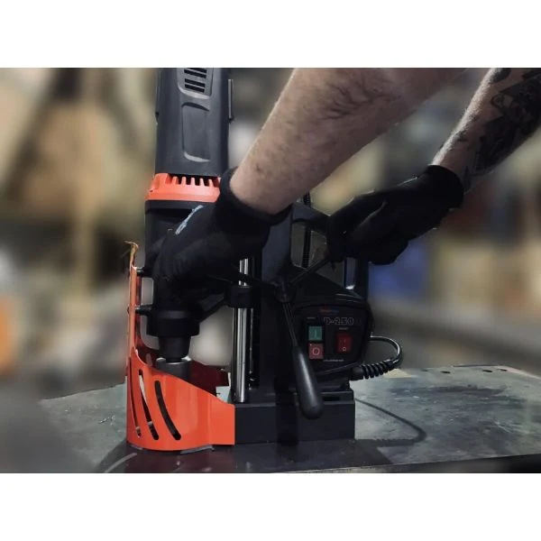 Perceuse à colonne magnétique Steelmax D250X