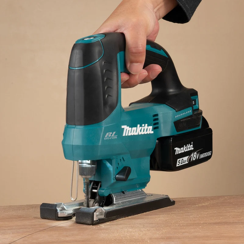 Scie sauteuse 23mm LXT ® MAKITA DJV184ZJ en MAKPAC+ adaptateur rail pour Découpe Précise