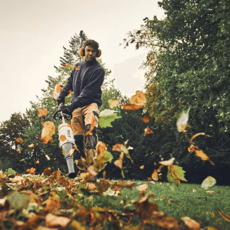 STIHL KMA 200.0 R Moteur Combi à batterie – Corps seul