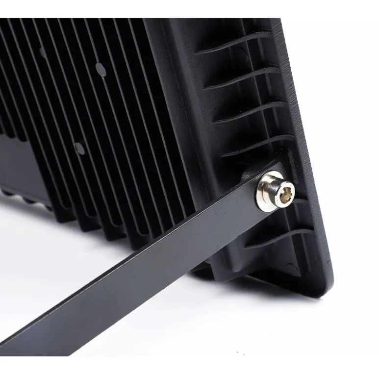 Projecteur LED 30W - 6500K, Luminaire Exterieur Pour Patio, Terrasse, Jardin, Garage, Usine Certifié CE