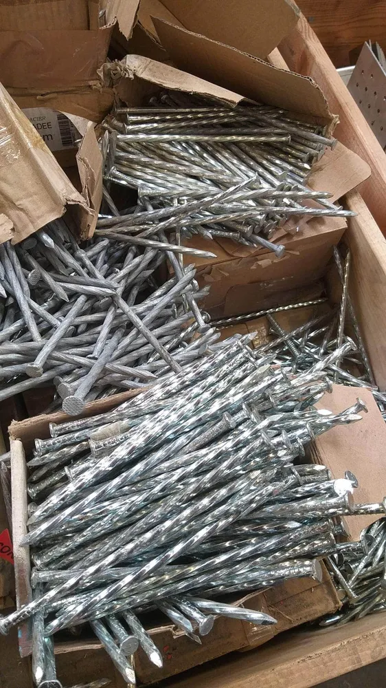 Mécanisme Professionnel Quincaillerie charpente acier, vendu au gramme