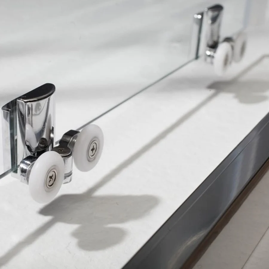 Porte de douche coulissante à 2 vantaux modèle Minerva 120 cm en verre clair 6 mm Kit d'installation complet