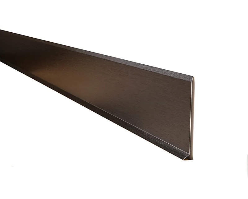 Plinthe décorative pour mur Ilcom F Noir satiné - 100mm x 2700mm x 0,65 ep.