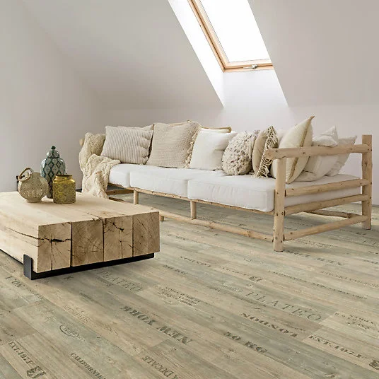 Sol Vinyle First - Imitation parquet marqué - Rouleau de 3m x 23m
