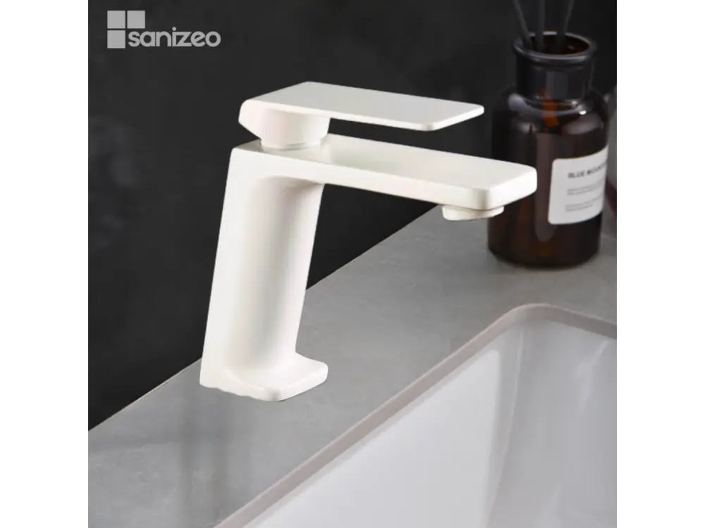 Robinet Mitigeur de Lavabo anti-calcaire Bec Bas Blanc Mat IMEX Sanizéo FIYI BDF016-1BL