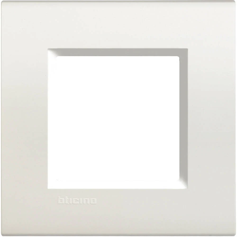 Ensemble interrupteur dépouillé BTicino Living Light pour éclairage à LED avec télécommande