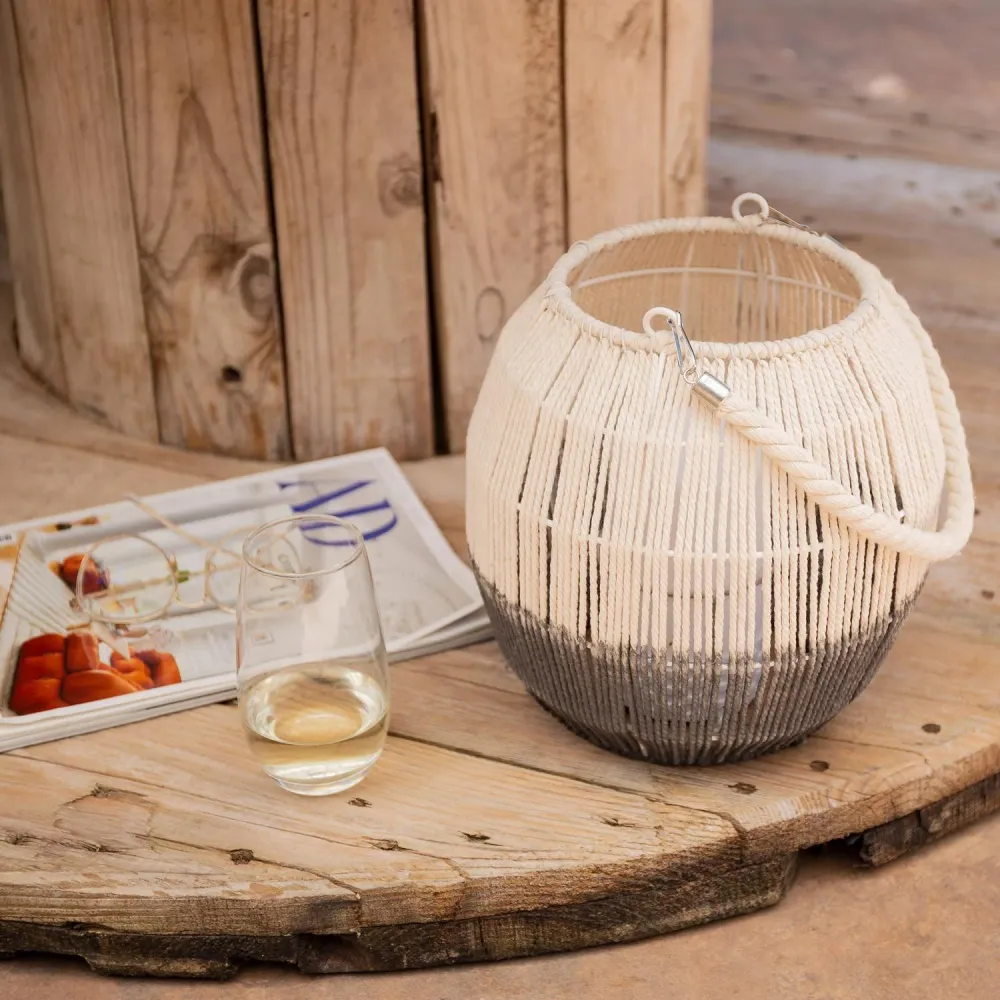 Lampe LED transportable en corde naturelle Mero avec télécommande