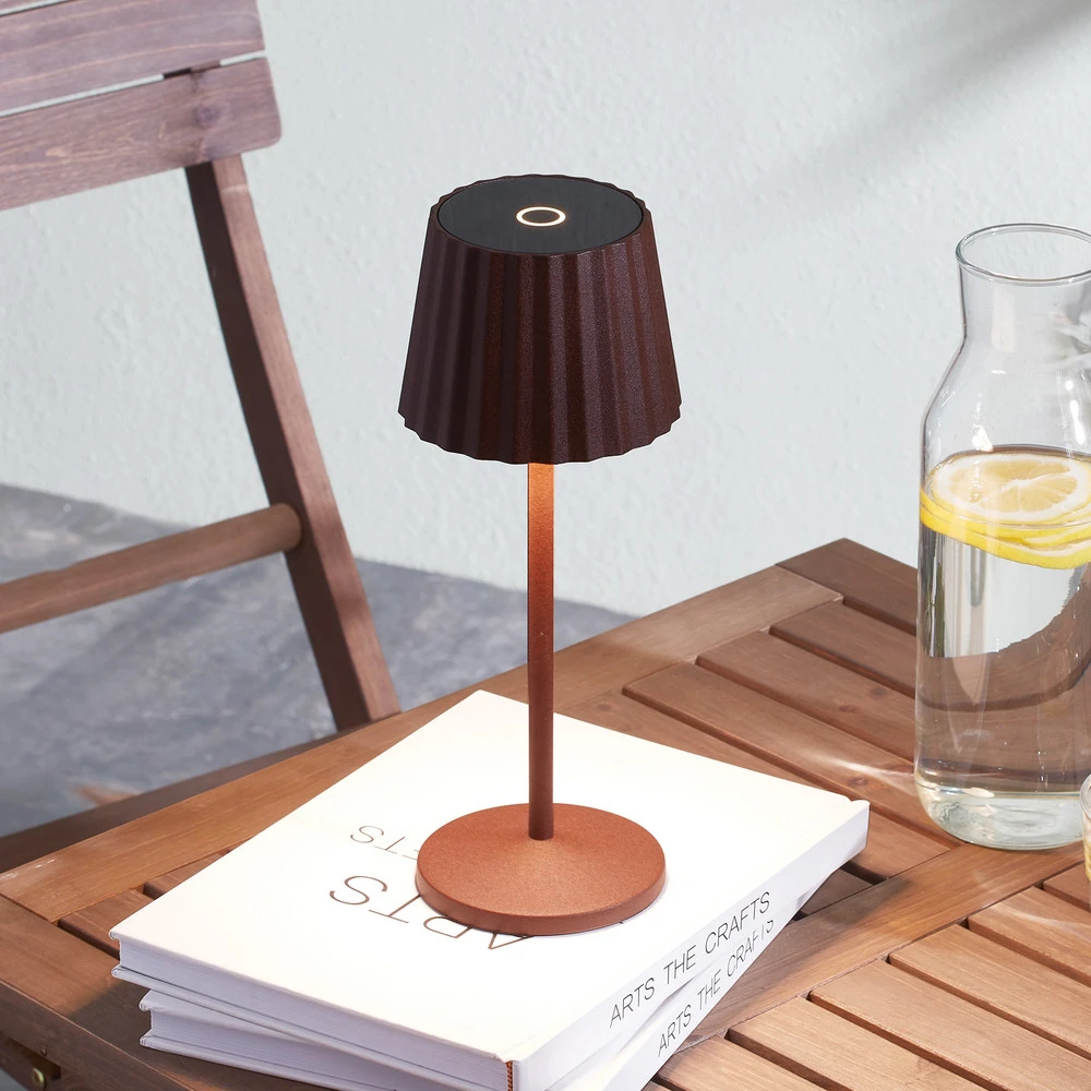 Lindby lampe à poser LED sur batterie Esali, marron, rainures, aluminium,