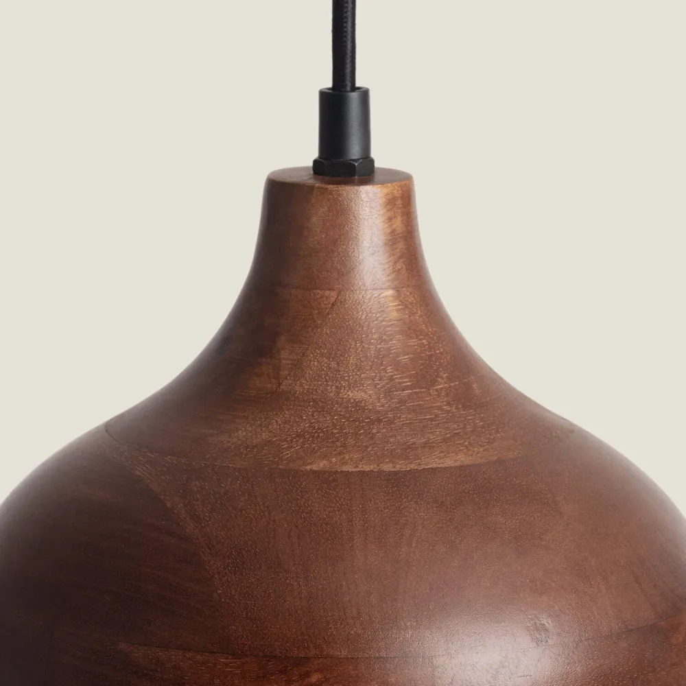Luminaire Créatif Design Lustre en bois Kanan I avec éclairage LED intégré.