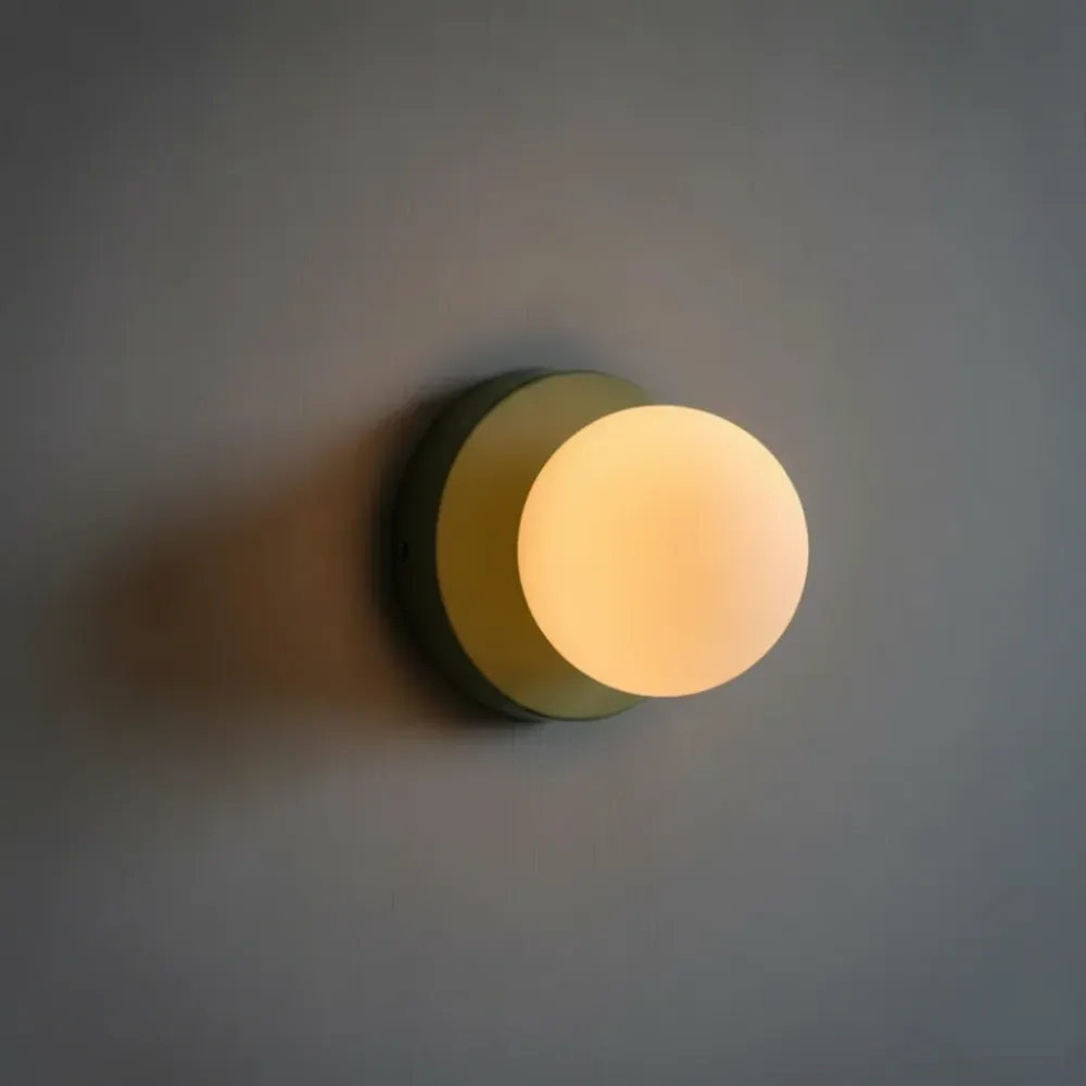Luminaire en forme Applique Murale LED – Sphère en Verre Dépoli, Design Contemporain pour Chambre et Salon