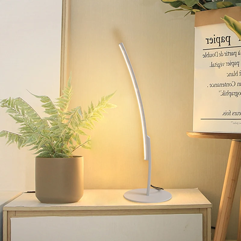 Lustre à cristaux LED-Schlafzimmer-Arbeitsbeleuchtung, design, weiß/schwarz, kleine Schreibtischlampe mit geschwungenem Ac...