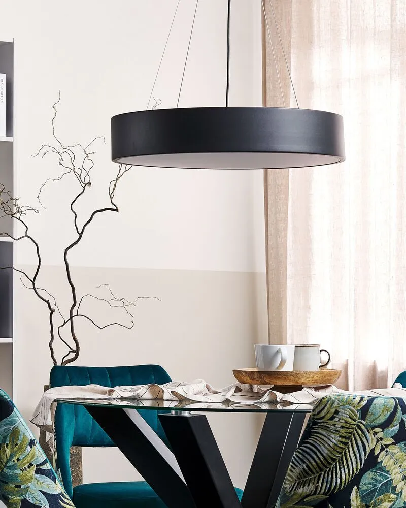 Lampe à LED suspendue noire en métal BALILI avec diffuseur opale