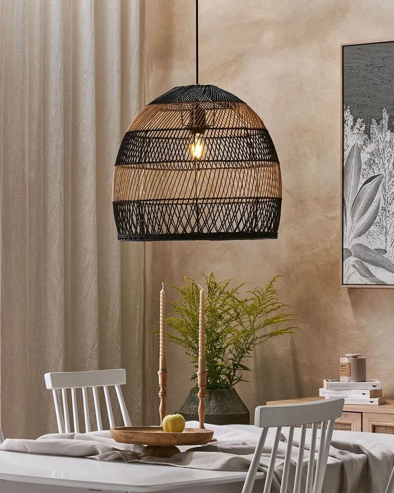 Lampe suspendue en rotin chamois naturel et noir BUMI
