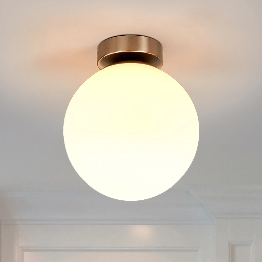 Lindby plafonnier Lennie, blanc, verre, Ø 20 cm, IP44 avec fixation réglable