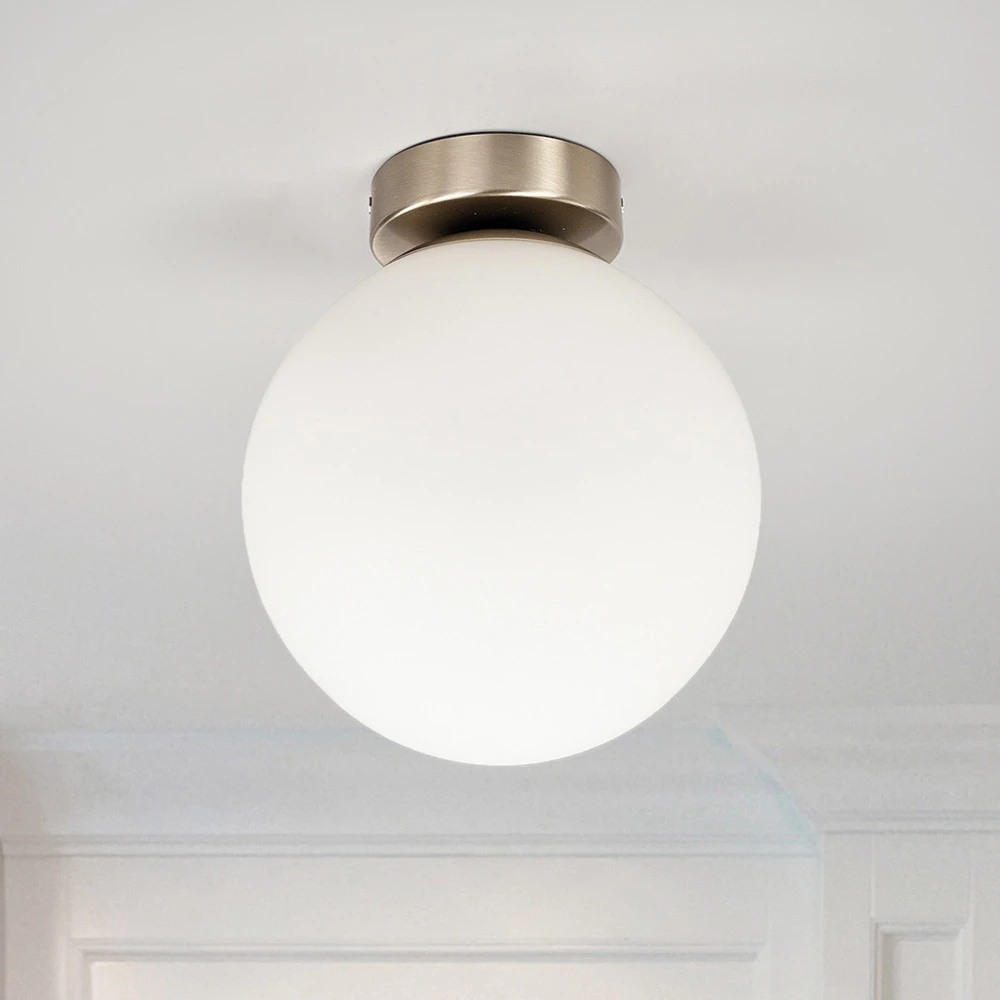 Lindby plafonnier Lennie, blanc, verre, Ø 20 cm, IP44 avec fixation réglable