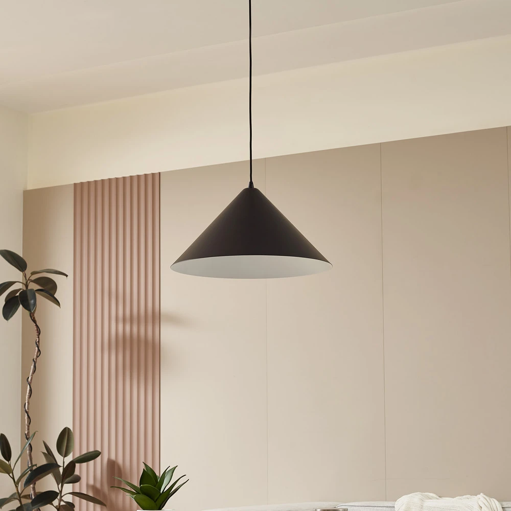 Lindby suspension Clarine, noir/blanc, Ø 50 cm, métal avec LED intégrée non remplaçable