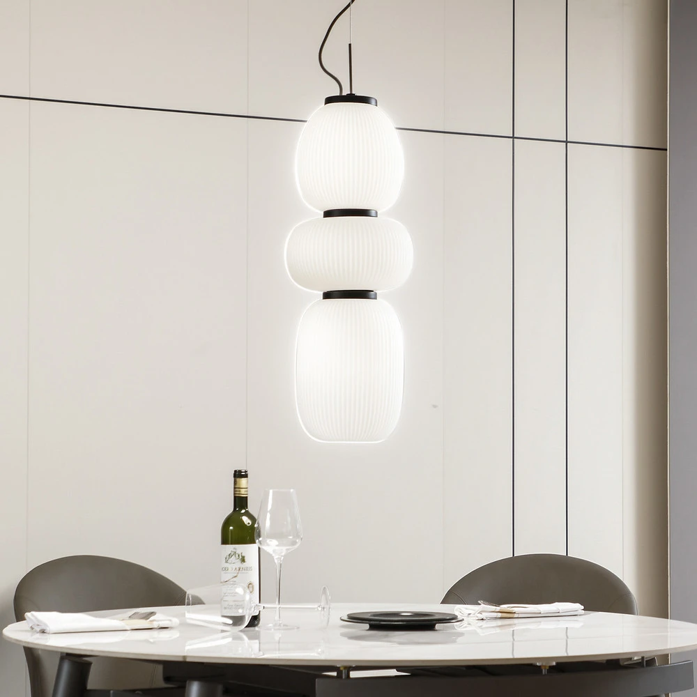 Lucande Suspension LED Lucya, à 3 lampes, verre, blanc, 64,5 cm à fixation clip