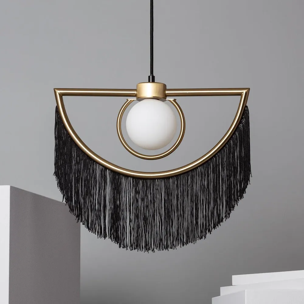 Luminaire de plafond design contemporain Suspension en métal Dalila dotée de franges avec éclairage LED