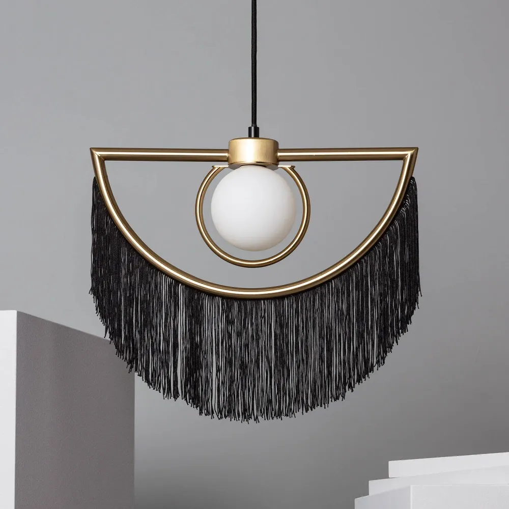 Luminaire de plafond design contemporain Suspension en métal Dalila dotée de franges avec éclairage LED