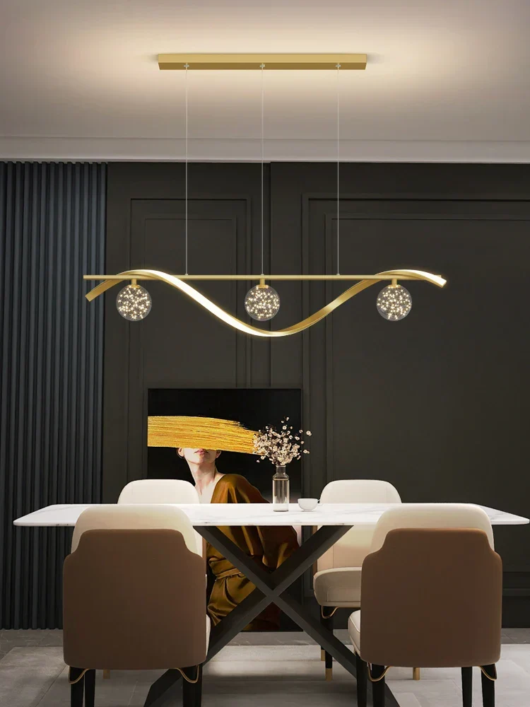 Luminaire de plafond design contemporain Suspension ondule éclatante