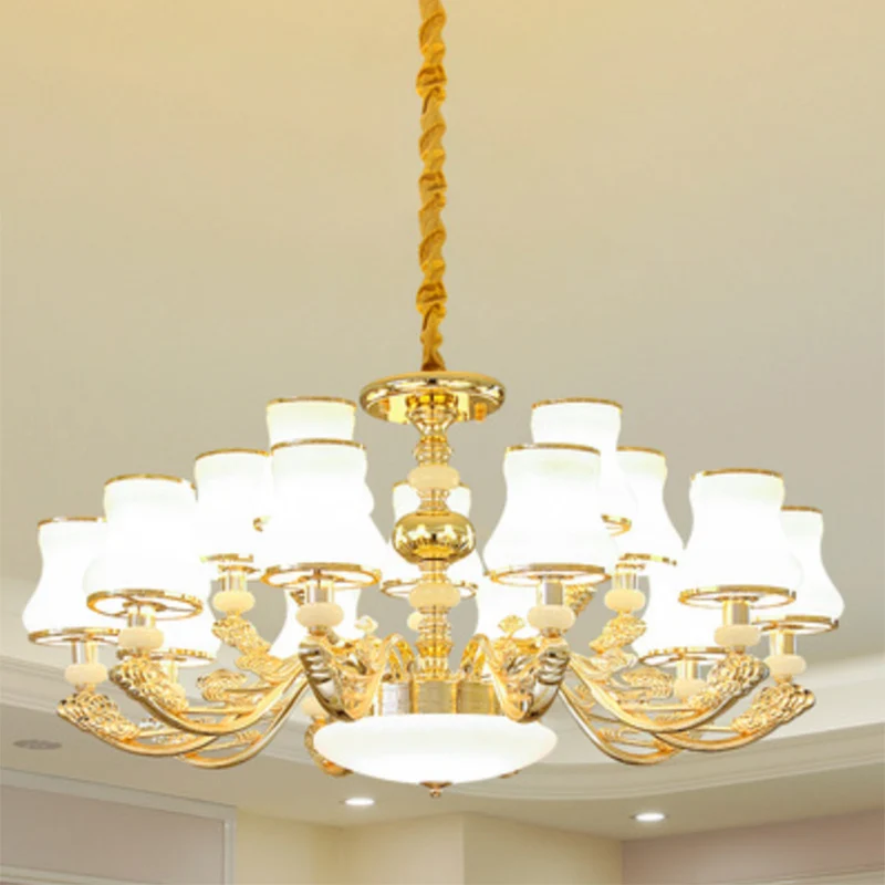 Lustre dépouillé, luminaire suspendu incurvé en or avec abat-jour en verre dépoli blanc